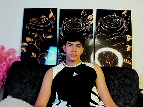 Snapshot of Andy_wood chatting on April 7, 2026, 12:18 pm Andy wood online show from April 7, 2026, 12:18 pm