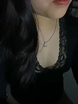 Rosecute11 online show from April 13, 2026, 3:05 pm