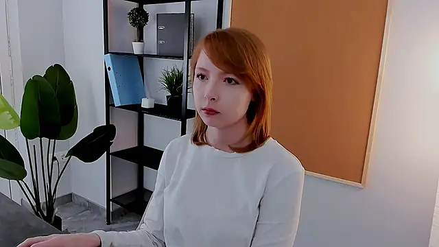 CherryCrushLove online show from April 10, 2026, 5:58 am