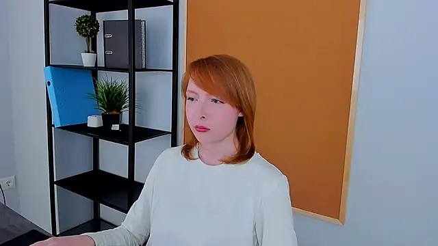 CherryCrushLove online show from April 4, 2026, 6:42 am