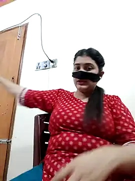 Joya-22 online show from April 10, 2026, 8:49 pm