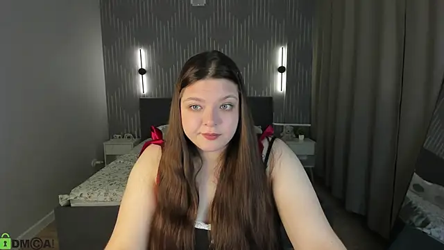 Evelyne Loo online show from April 11, 2026, 1:02 am