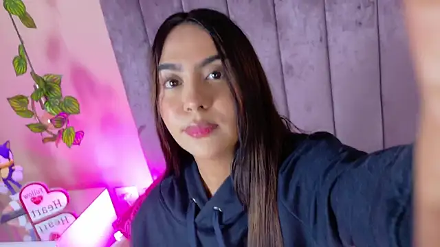 Snapshot of angelicaa_garcia chatting on April 2, 2026, 12:34 pm angelicaa garcia online show from April 2, 2026, 12:34 pm