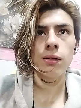 AlanFox1 online show from April 16, 2026, 12:33 am