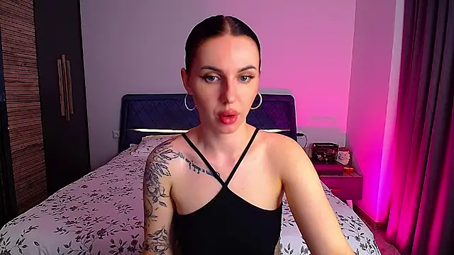 Sour Berry  online show from April 3, 2026, 4:46 pm