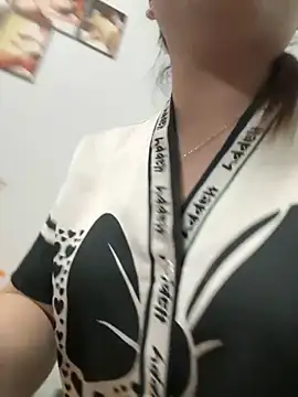 Snapshot of Lina-Naughty chatting on April 15, 2026, 12:53 pm Lina-Naughty online show from April 15, 2026, 12:53 pm