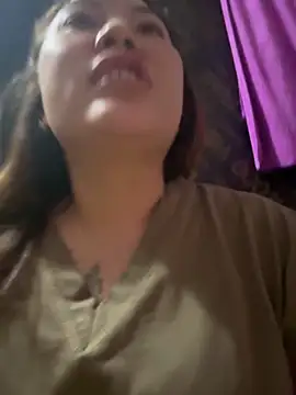 Snapshot of Lina-Naughty chatting on April 10, 2026, 2:24 pm Lina-Naughty online show from April 10, 2026, 2:24 pm