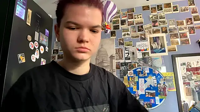 DarylLarrow online show from April 14, 2026, 9:25 am