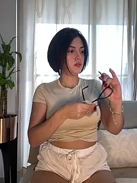 SeleneHale online show from April 16, 2026, 9:15 pm