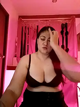 dominalisa online show from May 3, 2026, 7:17 pm