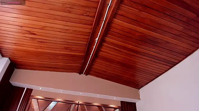 zoelins online show from April 18, 2026, 7:58 pm