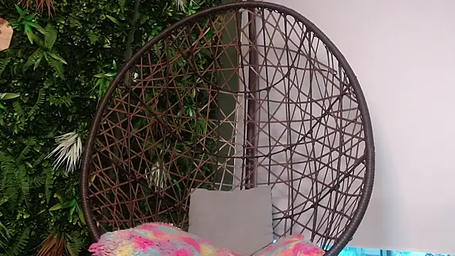 Milan Moon online show from April 15, 2026, 7:18 pm