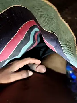 maxjohn9 online show from April 5, 2026, 6:58 pm