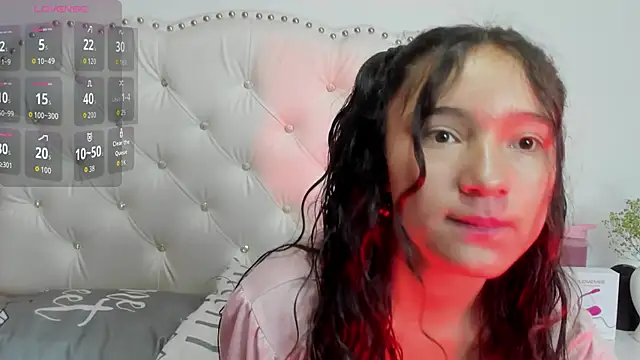 Snapshot of Honney_Bunny18 chatting on April 16, 2026, 4:30 pm Honney Bunny18 online show from April 16, 2026, 4:30 pm