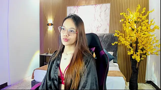 Vi zzy online show from April 6, 2026, 7:15 pm