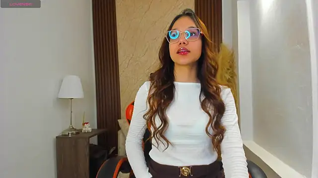 Vi zzy online show from April 3, 2026, 5:52 pm