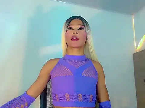 SinnthyaFoxxy online show from April 16, 2026, 9:39 pm