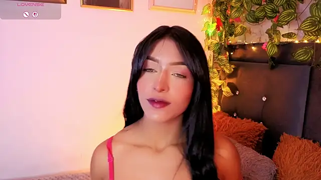 Snapshot of Alisse_Storm chatting on May 23, 2026, 4:11 am Alisse Storm online show from May 23, 2026, 4:11 am