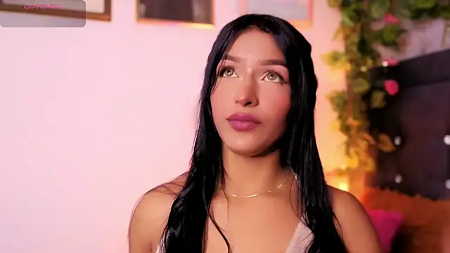 Snapshot of Alisse_Storm chatting on April 13, 2026, 12:42 pm Alisse Storm online show from April 13, 2026, 12:42 pm