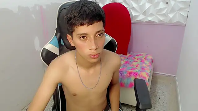 Yei lee  online show from April 11, 2026, 3:03 am