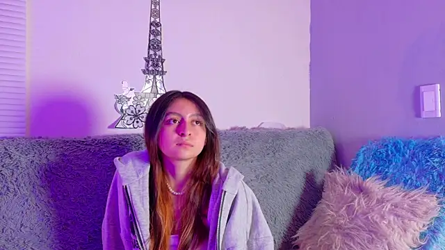 Lala fluffy online show from April 15, 2026, 7:58 pm