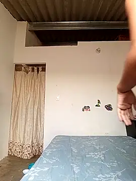 Snapshot of Lyra_Siren chatting on April 7, 2026, 5:04 pm Lyra Siren online show from April 7, 2026, 5:04 pm