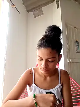 Snapshot of Lyra_Siren chatting on April 2, 2026, 4:35 pm Lyra Siren online show from April 2, 2026, 4:35 pm