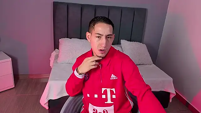 Snapshot of jhan_vassilis chatting on April 10, 2026, 6:42 am jhan vassilis online show from April 10, 2026, 6:42 am