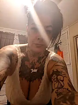 Kitty bang online show from April 15, 2026, 3:56 am