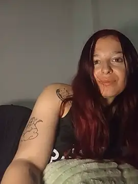 Snapshot of EmmaWillow chatting on June 4, 2026, 2:33 pm EmmaWillow online show from June 4, 2026, 2:33 pm