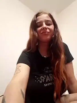 Snapshot of EmmaWillow chatting on May 14, 2026, 1:52 pm EmmaWillow online show from May 14, 2026, 1:52 pm