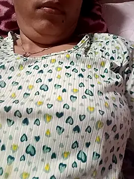 Snapshot of Bristy_BigBoobs chatting on April 6, 2026, 5:25 pm Bristy BigBoobs online show from April 6, 2026, 5:25 pm