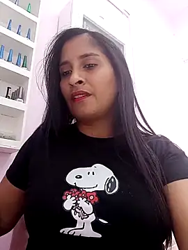 Snapshot of SofiaMendez1_ chatting on April 13, 2026, 3:27 pm SofiaMendez1 online show from April 13, 2026, 3:27 pm