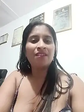 Snapshot of SofiaMendez1_ chatting on May 27, 2026, 3:25 am SofiaMendez1 online show from May 27, 2026, 3:25 am