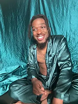 Fijixxxx online show from April 15, 2026, 4:18 am