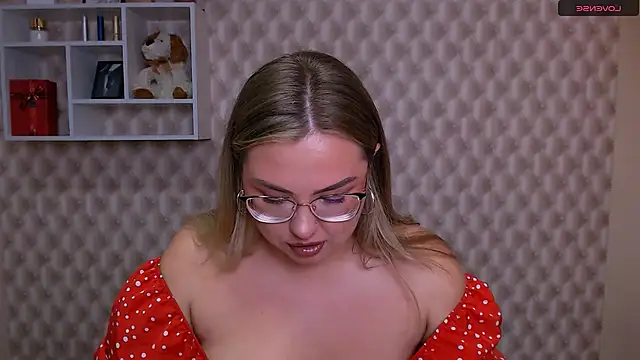 AminaSoul  online show from April 15, 2026, 6:30 am