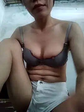 Snapshot of Miss_lovexx chatting on April 6, 2026, 7:53 am Miss lovexx online show from April 6, 2026, 7:53 am