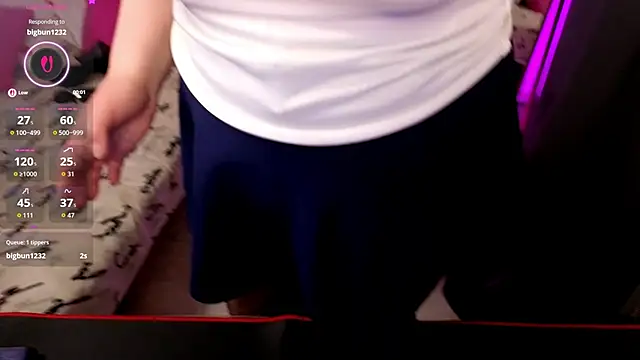 Karolisse online show from April 7, 2026, 6:04 am