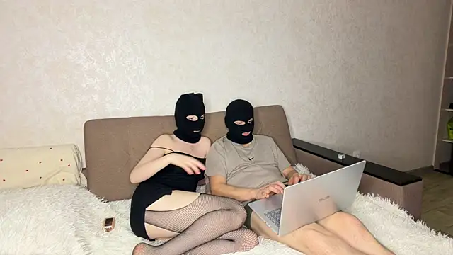 PamelaCouple  online show from April 11, 2026, 3:16 pm