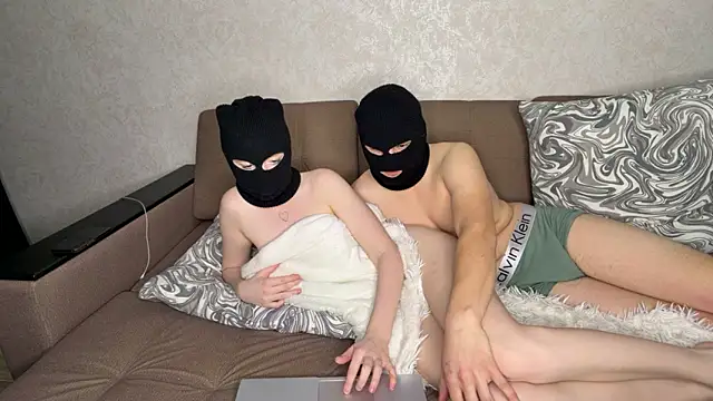 PamelaCouple  online show from April 9, 2026, 2:45 pm