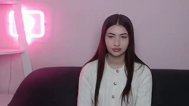 RebeccaMosc online show from April 7, 2026, 5:53 am