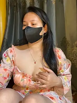 Mely2005 online show from April 8, 2026, 12:56 am