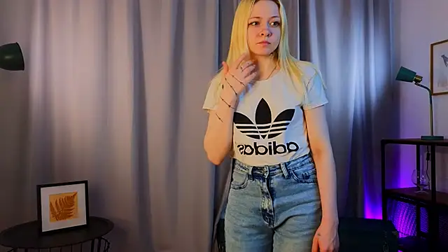 Snapshot of OliviaCaffery chatting on April 12, 2026, 3:48 pm OliviaCaffery online show from April 12, 2026, 3:48 pm