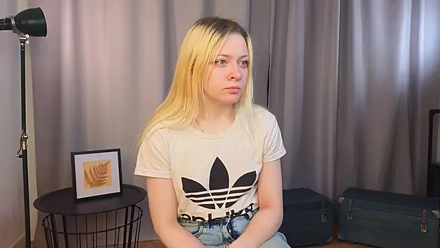 Snapshot of OliviaCaffery chatting on April 16, 2026, 4:19 pm OliviaCaffery online show from April 16, 2026, 4:19 pm