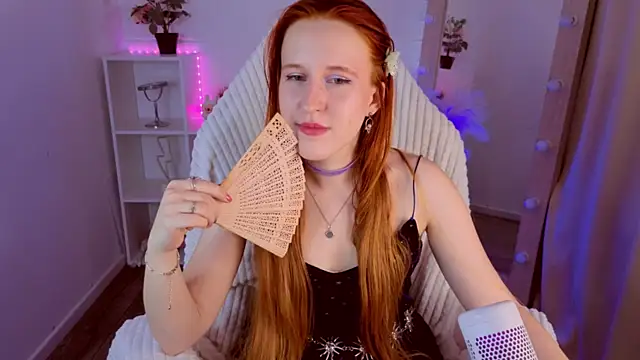 EvaBellea online show from April 15, 2026, 1:26 pm