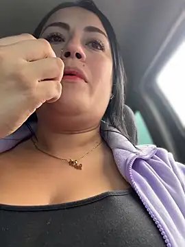 Lesli 26 online show from April 14, 2026, 1:38 pm