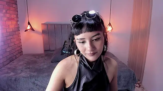 Snapshot of Hanna_Clark__ chatting on April 15, 2026, 12:21 pm Hanna Clark online show from April 15, 2026, 12:21 pm