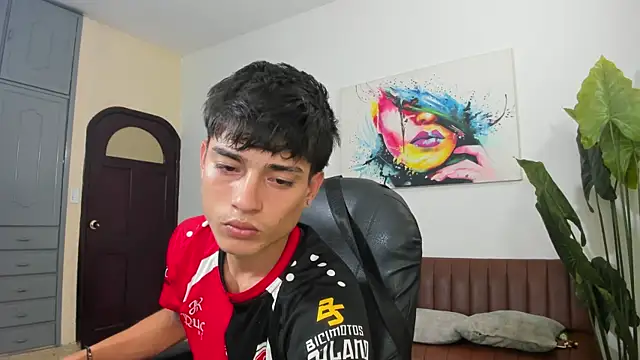 Thebestboyhot online show from June 3, 2026, 2:56 am