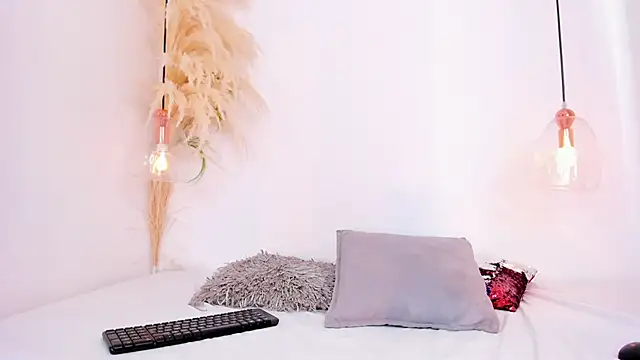 Snapshot of Alexa_fox669 chatting on May 19, 2026, 1:18 pm Alexa fox669 online show from May 19, 2026, 1:18 pm