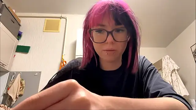 Snapshot of WifeAileen chatting on May 25, 2026, 6:17 pm WifeAileen online show from May 25, 2026, 6:17 pm